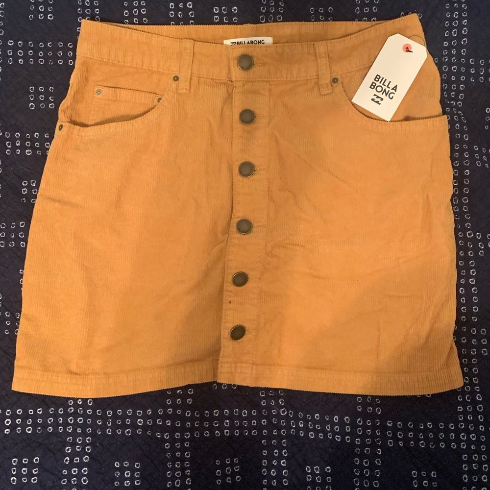 Billabong skirt. NWT